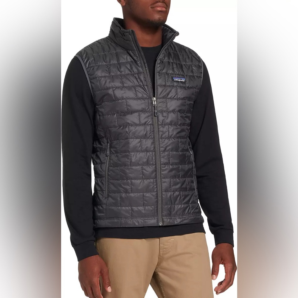 PATAGONIA Men’s hooded puffer vest, size L, black